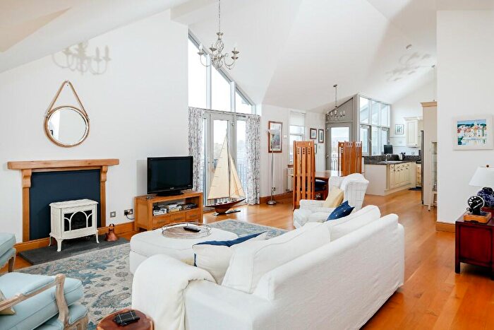 2 Bedroom Apartment To Rent In Great George Street, Glasgow, G12