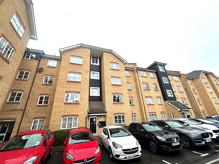 2 Bedroom Flat To Rent In Stephenson Wharf, Hemel Hempstead, HP3