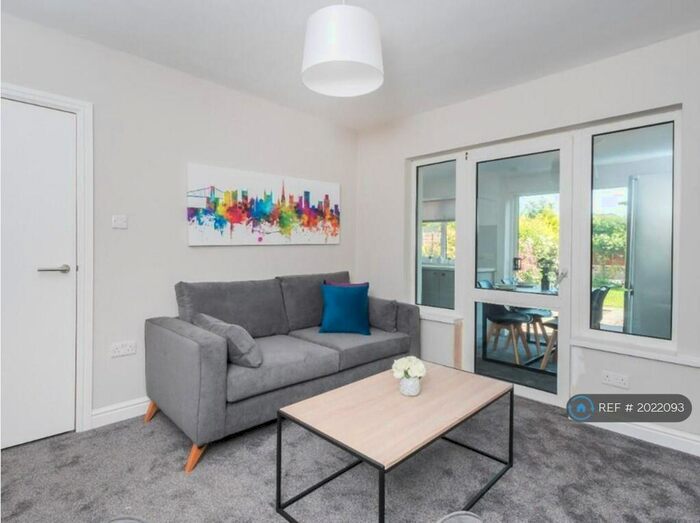 4 Bedroom Semi-Detached House To Rent In Wades Road, Filton, Bristol, BS34