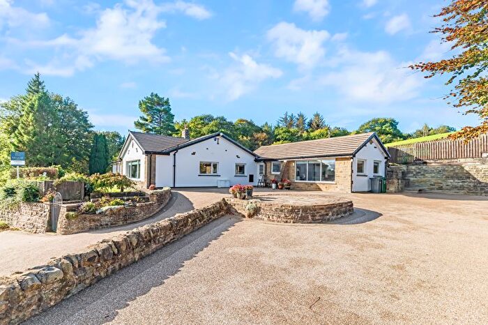 4 Bedroom Bungalow For Sale In Moorland Close, Moor Road, LS29