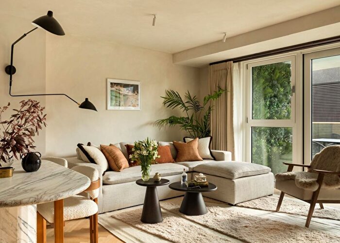 2 Bedroom Flat To Rent In Nine Elms Point, London, SW8