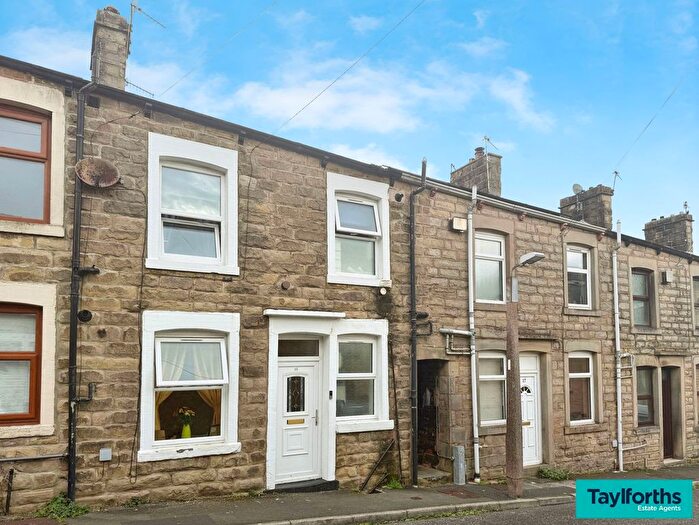 1 Bedroom Terraced House For Sale In Hill Street, Barnoldswick, BB18