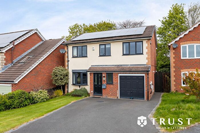 4 Bedroom Detached House For Sale In Shirley Avenue, Gomersal, BD19