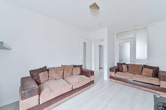 1 Bedroom Flat For Sale In Grove Lane, Camberwell, London, SE5
