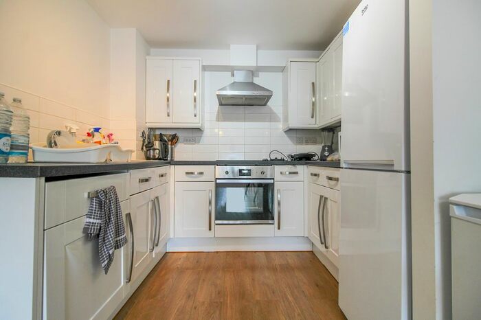 1 Bedroom Flat To Rent In London Road, Cheam, SM3