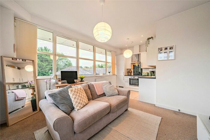 1 Bedroom Flat To Rent In Emmview Close, Wokingham, Berkshire, RG41