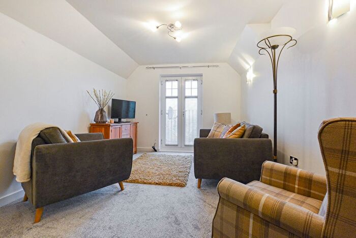 2 Bedroom Flat For Sale In Parkgate Court, Wilderspool Causeway, Warrington, WA4