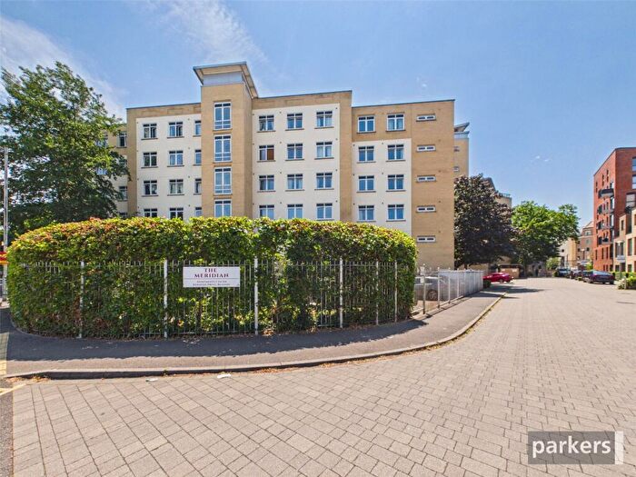 2 Bedroom Apartment To Rent In Kenavon Drive, Reading, Berkshire, RG1