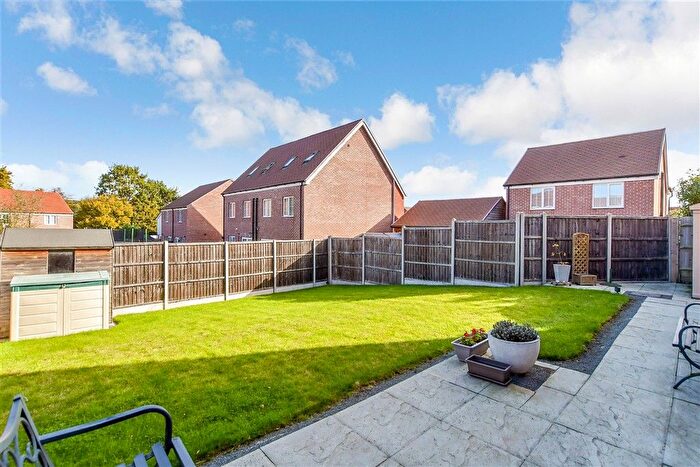 4 Bedroom Detached House For Sale In Watling Drive, Newington, Sittingbourne, Kent, ME9
