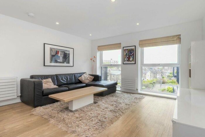 1 Bedroom Flat To Rent In Tooting Market, Tooting High Street, London, SW17