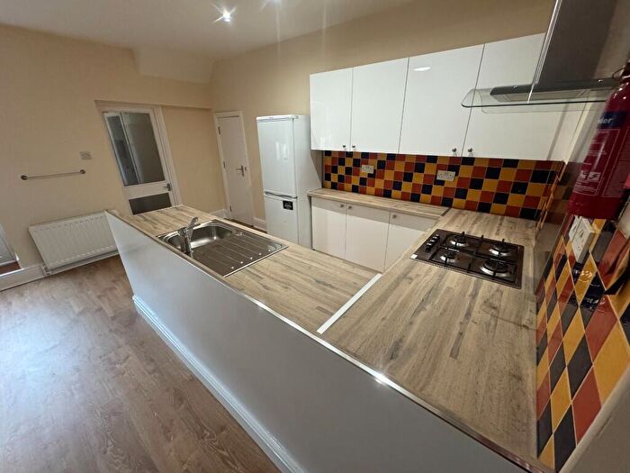 2 Bedroom Flat To Rent In Simonside Terrace, Newcastle Upon Tyne, NE6