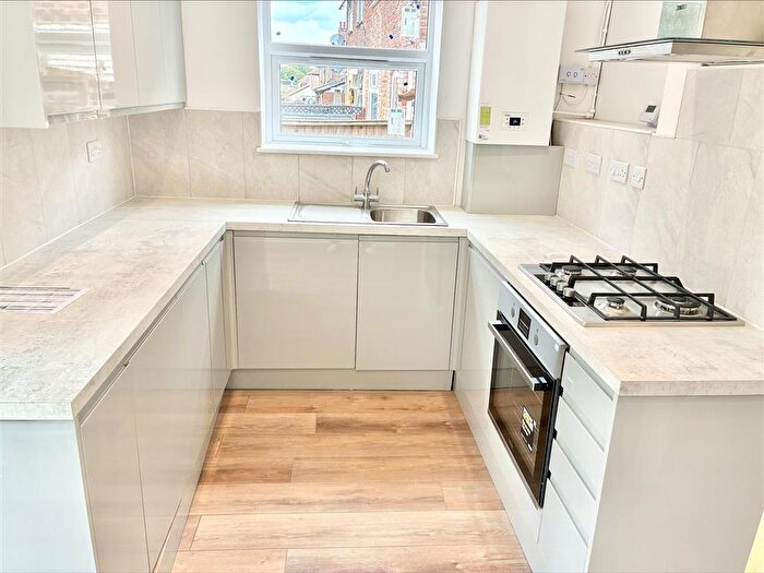 1 Bedroom Apartment To Rent In Bitterne Road West, Southampton, SO18