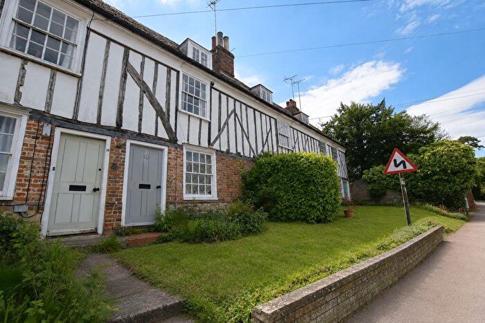 2 Bedroom Cottage To Rent In Eyhorne Street, Maidstone, ME17