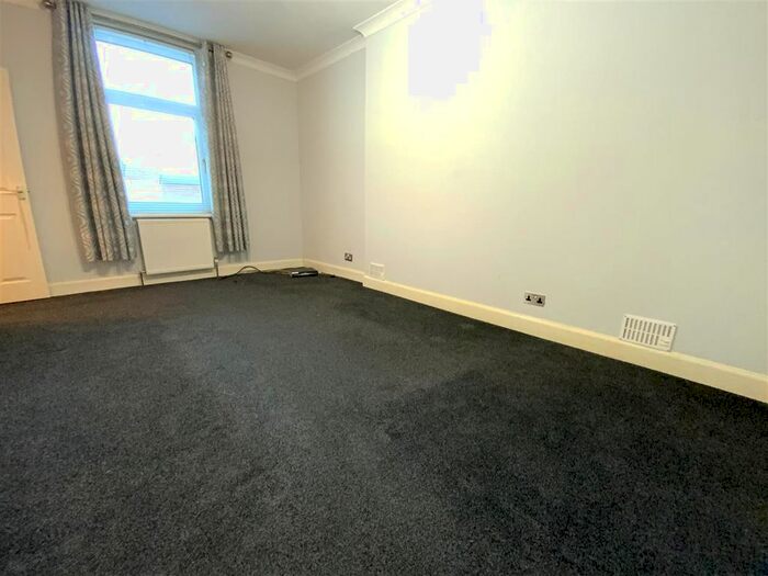 1 Bedroom Flat To Rent In Station Road, Law, Carluke, ML8