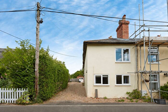 3 Bedroom End Of Terrace House For Sale In Station Road, Bentley, Farnham, GU10