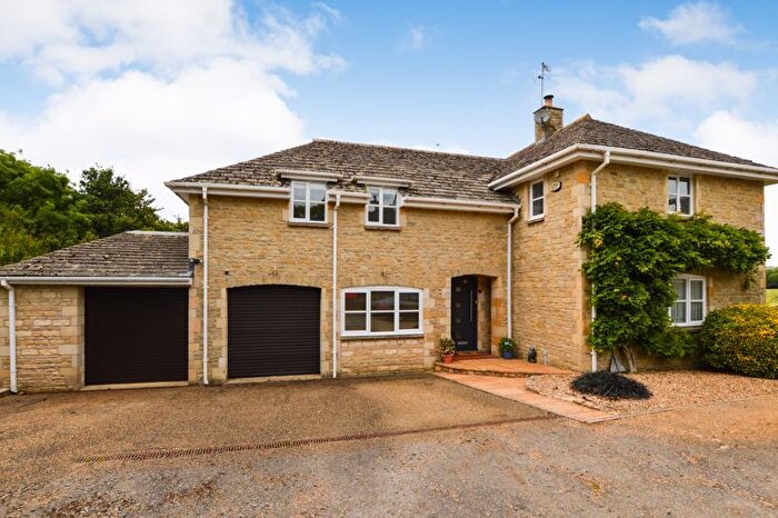 4 Bedroom Detached House For Sale In Deenethorpe, Corby, NN17