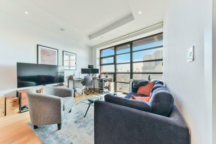 1 Bedroom Apartment To Rent In Defoe House, London City Island, London, E14