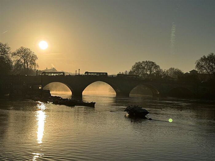 4 Bedroom Block Of Flats To Rent In Richmond Road, East Twickenham, TW1