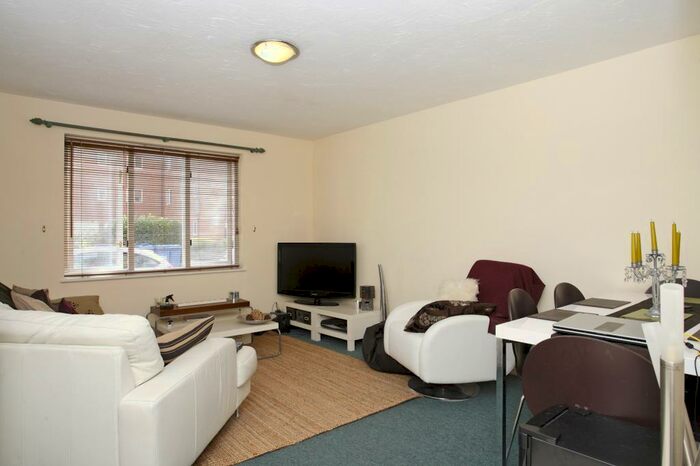 2 Bedroom Apartment To Rent In Sheppard Drive, Bermondsey, London, SE16