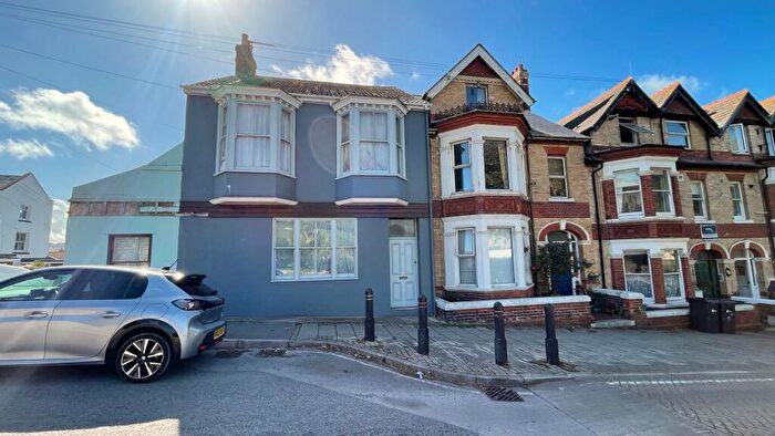 6 Bedroom House Of Multiple Occupation For Sale In Queens Road, Portland, Dorset, DT5