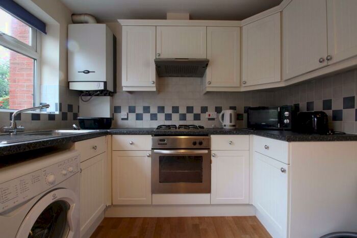 2 Bedroom Apartment To Rent In Carlton Close, Loughborough, LE11