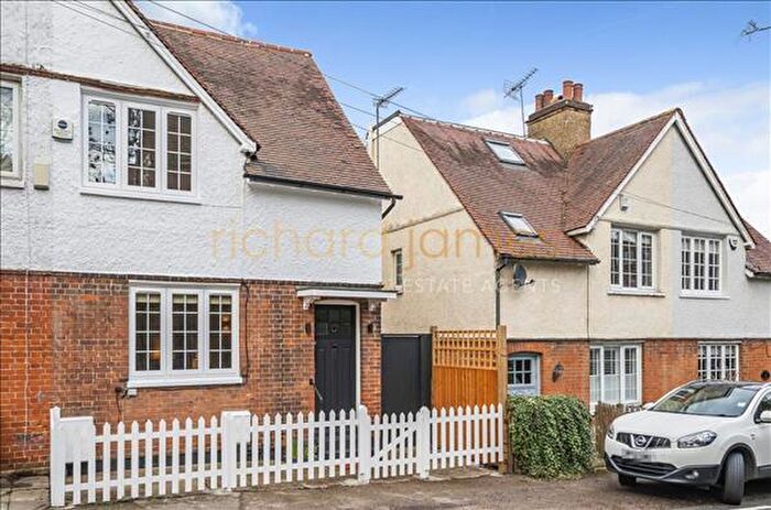 2 Bedroom Cottage For Sale In Partingdale Lane, Mill Hill, London, NW7