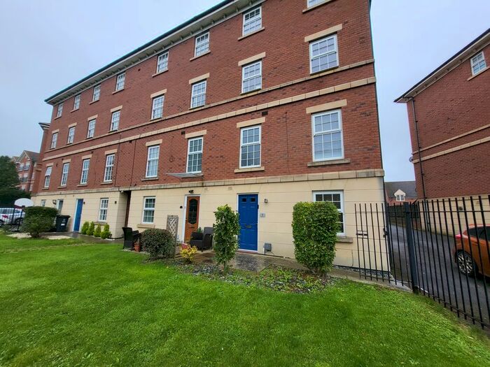 2 Bedroom Maisonette To Rent In Fenton Avenue, Swindon, SN25