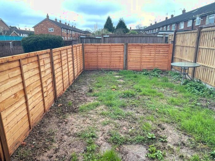 2 Bedroom Terraced House To Rent In Meadow Road, Slough, SL3