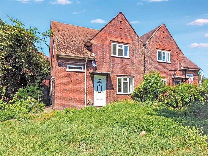 3 Bedroom Semi Detached House For Sale In Vauxhall Avenue, Canterbury, CT1