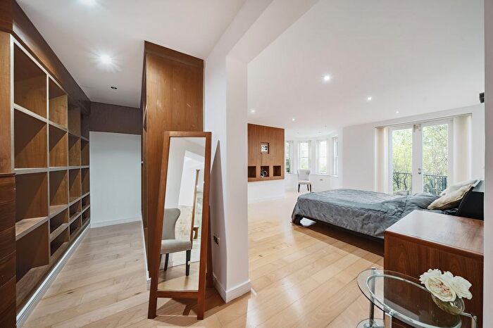 5 Bedroom Detached House For Sale In Mountview Road, Esher, KT10