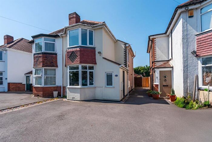 3 Bedroom Semi-Detached House For Sale In Marshall Lake Road, Shirley, Solihull, B90