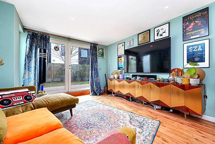 2 Bedroom Flat For Sale In Andre Street, Hackney, E8