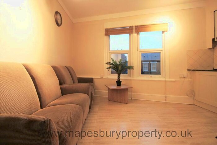 3 Bedroom Flat To Rent In Chapter Road, Dollis Hill NW2