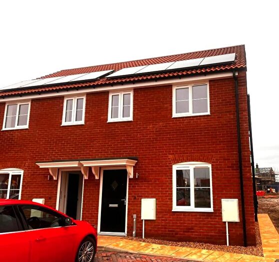 3 Bedroom Semi Detached House To Rent In Dahlia Crescent, Holbeach, Spalding, PE12