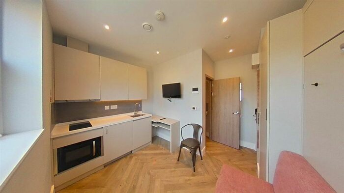 Studio To Rent In Freeland Road, London, W5