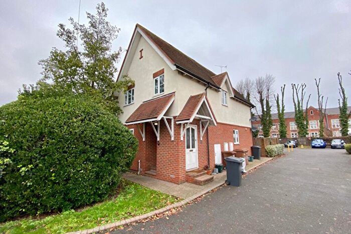 2 Bedroom Apartment To Rent In Cedar Avenue West, Chelmsford, CM1