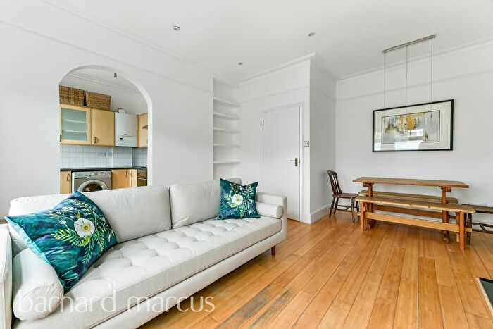 2 Bedroom Flat To Rent In Eardley Road, London, SW16