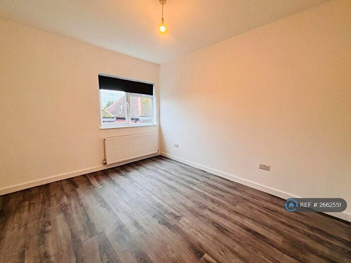1 Bedroom Flat To Rent In The Masons, Gerrards Cross, SL9
