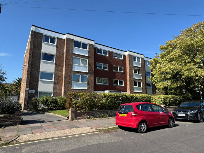 2 Bedroom Apartment For Sale In St. Georges Road, Worthing, BN11
