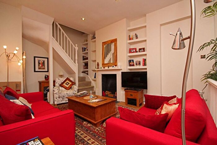 1 Bedroom Property To Rent In Sheen Road, Richmond, TW9