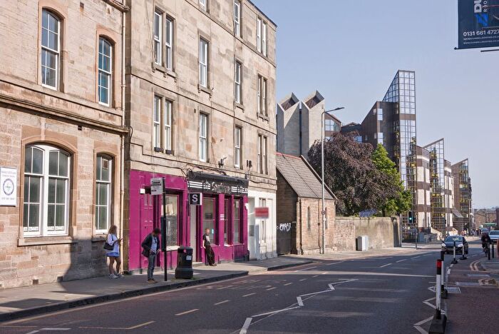1 Bedroom Flat For Sale In / Causewayside, Edinburgh, EH9