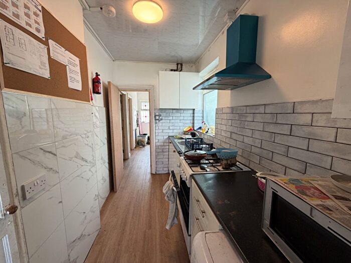 4 Bedroom Semi-Detached House To Rent In Taunton Way, Stanmore, HA7