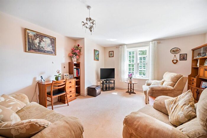 2 Bedroom Apartment To Rent In Browns Lane, Stonehouse, GL10