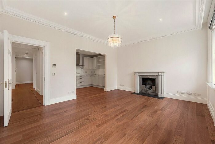 2 Bedroom Flat To Rent In Curzon Square, Mayfair, London, W1J