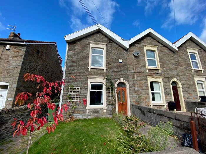 2 Bedroom House To Rent In Hanham Road, Kingswood, BS15