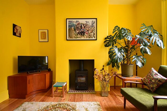 2 Bedroom Terraced House For Sale In Swan Avenue, Hastings, TN34