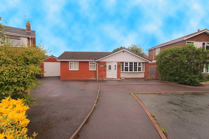 5 Bedroom Bungalow To Rent In Jackman Close, Fradley, Lichfield WS13