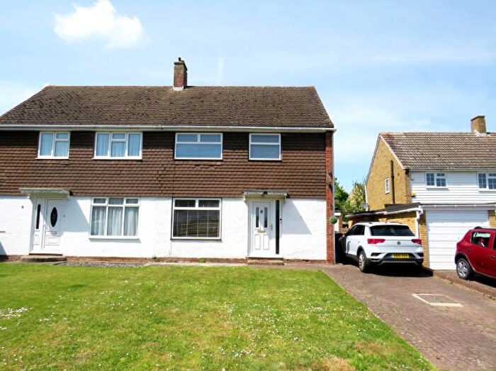 3 Bedroom Semi-Detached House To Rent In Maple Close, Larkfield, ME20