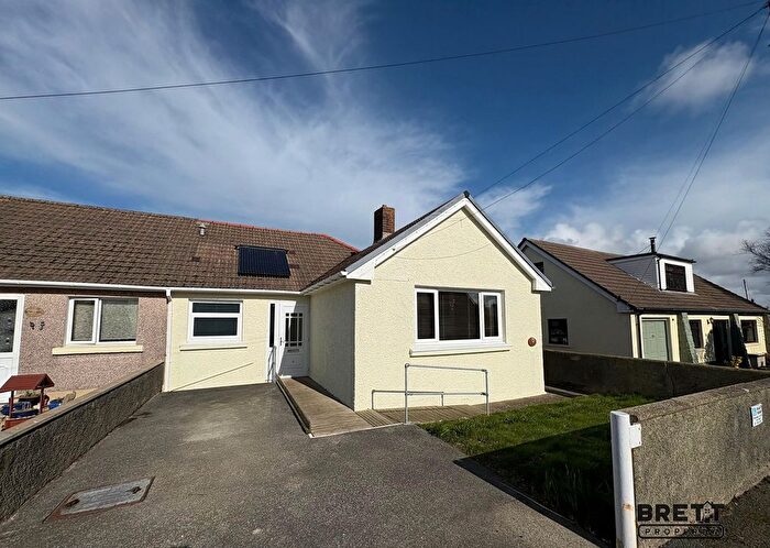 3 Bedroom Semi-detached Bungalow For Sale In Brickhurst Park, Johnston, Haverfordwest, Pembrokeshire., SA62