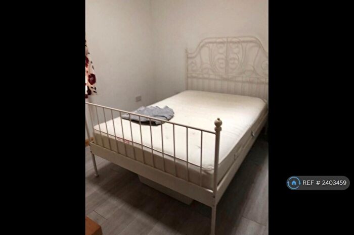 2 Bedroom Flat To Rent In Ilford, London, IG2